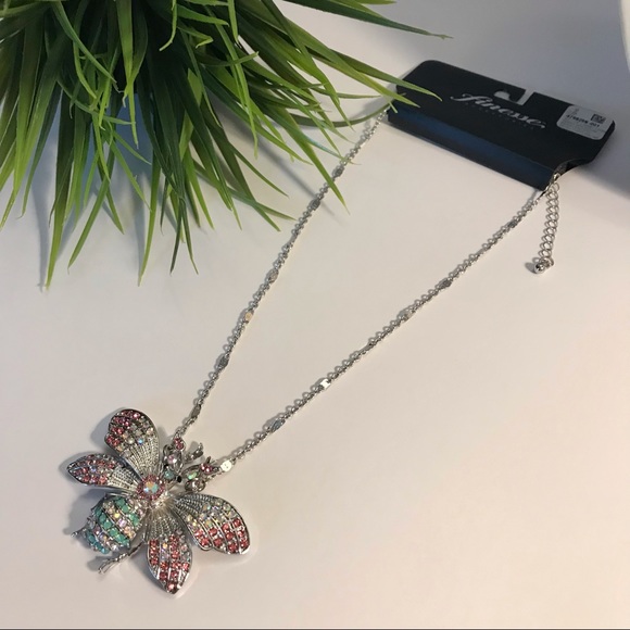 Beautiful Crystal Rhinestone Silver Tone Butterfly Necklace - Picture 5 of 7